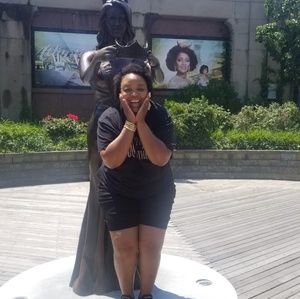 Meet your Posher, Saundra